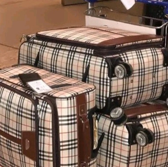 Meet your Posher, Brenda - Picture 1 of 1